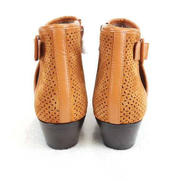 DONALD J PLINER DARIO SUEDE ANKLE BOOTIES - Picture 6 of 16